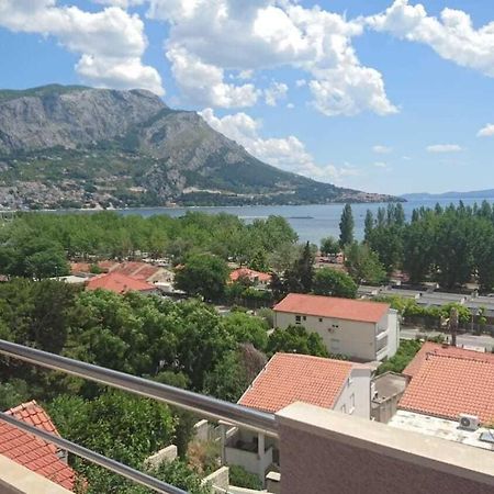 Apartment Rene Омиш Экстерьер фото
