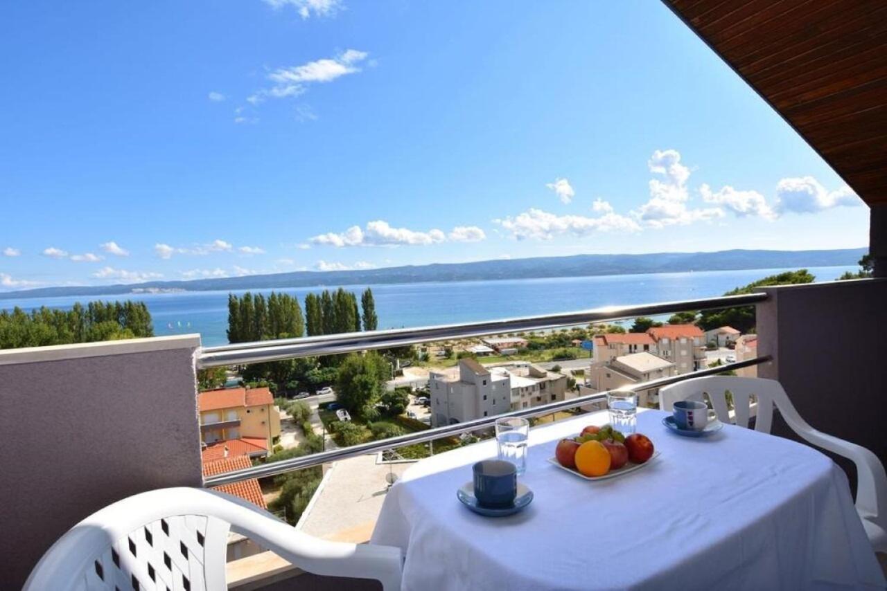 Apartment Rene Омиш Экстерьер фото